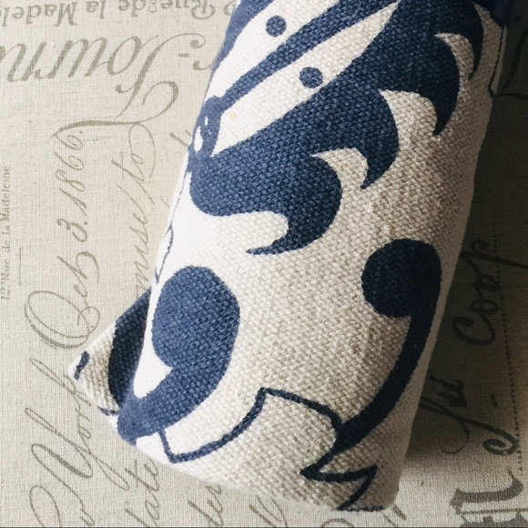 NWT: Printed Area Rug - Picture 2 of 7